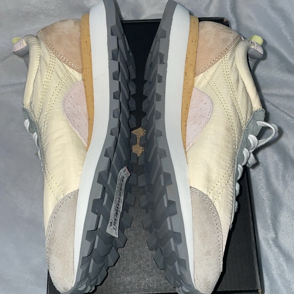 NWT Flower Mountain ASUKA Sneaker - Picture 13 of 17